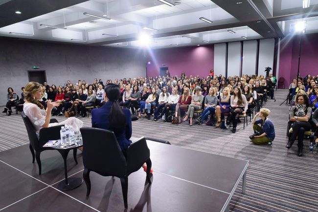 Маша Ефросинина и Катя Осадчая собрали более 130 тысяч гривен для детей-инвалидов